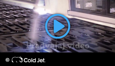 Čiščenje s suhim ledom - plastika Čiščenje s suhim ledom - plastika